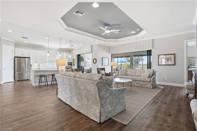 9489 Montelanico LOOP, Naples, FL 34119