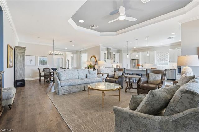 9489 Montelanico LOOP, Naples, FL 34119