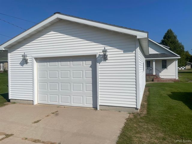 7865 Michigan Street, Rapid River, MI 49878