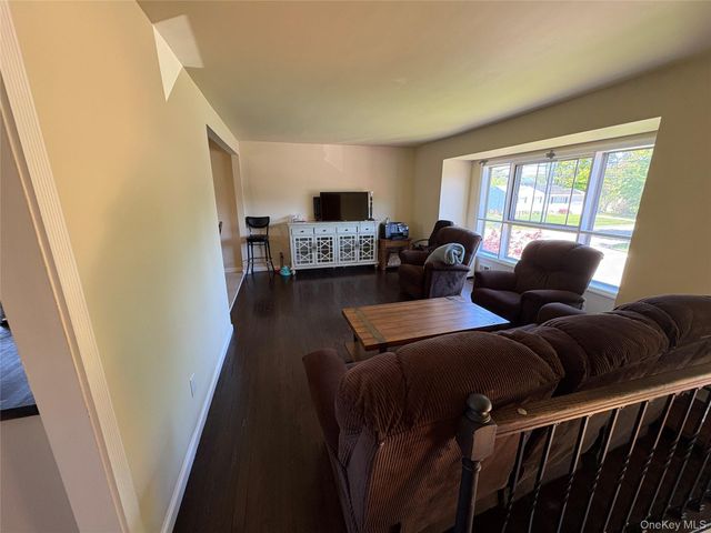 364 Broadway, Port Jefferson, NY 11776