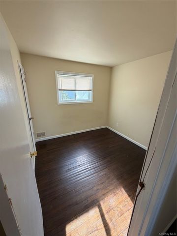 364 Broadway, Port Jefferson, NY 11776