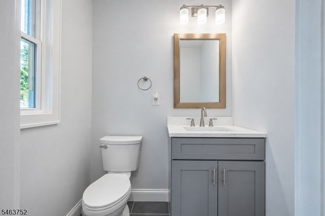 419 Locust St, Roselle Park Boro, NJ 07204