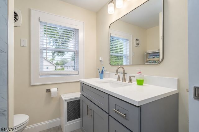 419 Locust St, Roselle Park Boro, NJ 07204
