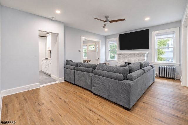 419 Locust St, Roselle Park Boro, NJ 07204