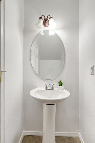 1304 Penasco Road NE, Rio Rancho, NM 87144