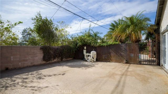 737 Dover, San Bernardino, CA 92407