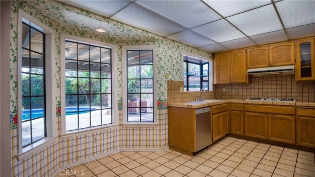 737 Dover, San Bernardino, CA 92407