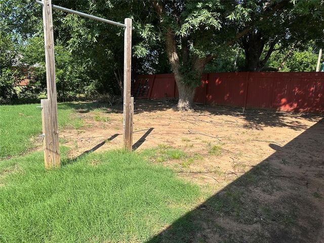 101 Burton Place, Edmond, OK 73013