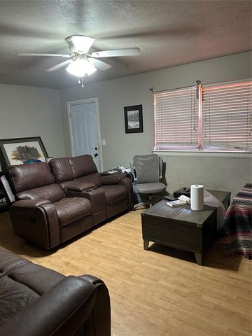 101 Burton Place, Edmond, OK 73013
