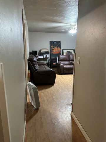 101 Burton Place, Edmond, OK 73013