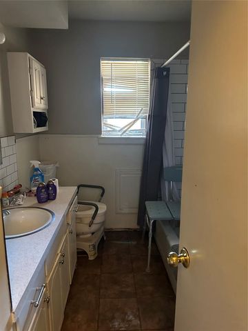 101 Burton Place, Edmond, OK 73013
