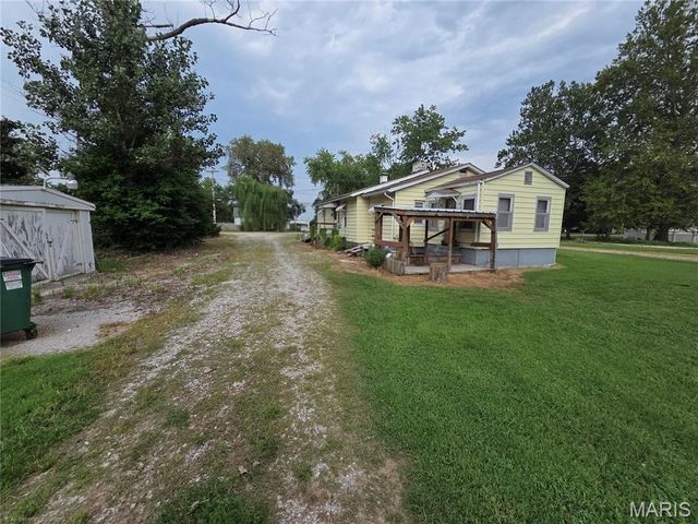 2211 State Street, East Carondelet, IL 62240