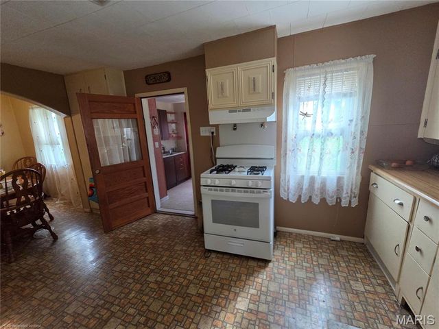 2211 State Street, East Carondelet, IL 62240
