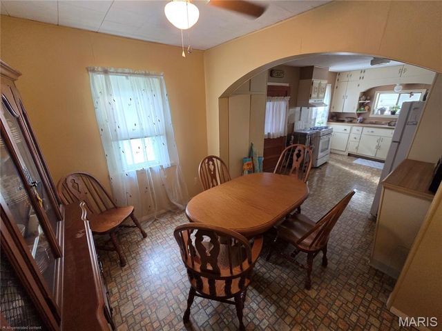 2211 State Street, East Carondelet, IL 62240
