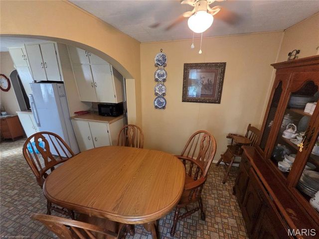 2211 State Street, East Carondelet, IL 62240