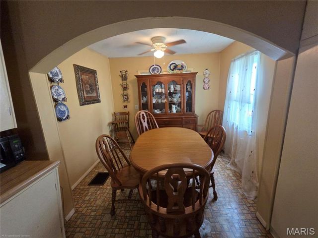 2211 State Street, East Carondelet, IL 62240