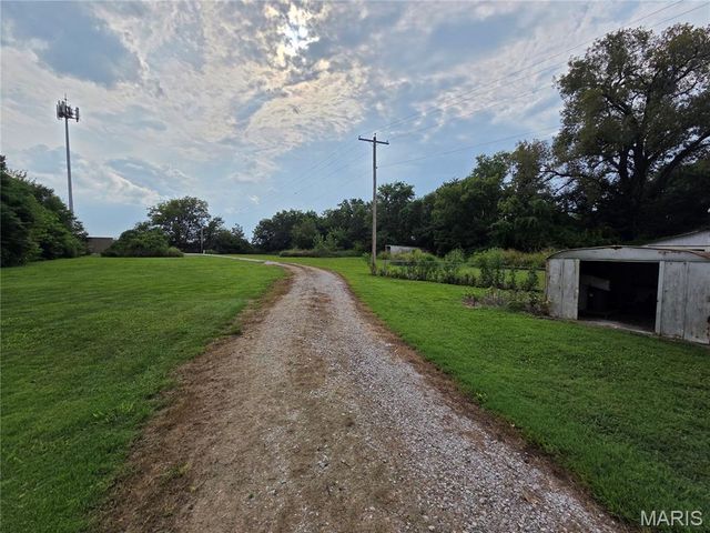2211 State Street, East Carondelet, IL 62240