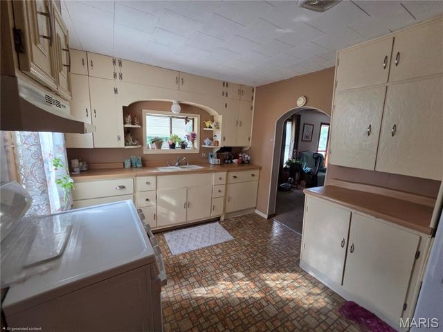 2211 State Street, East Carondelet, IL 62240