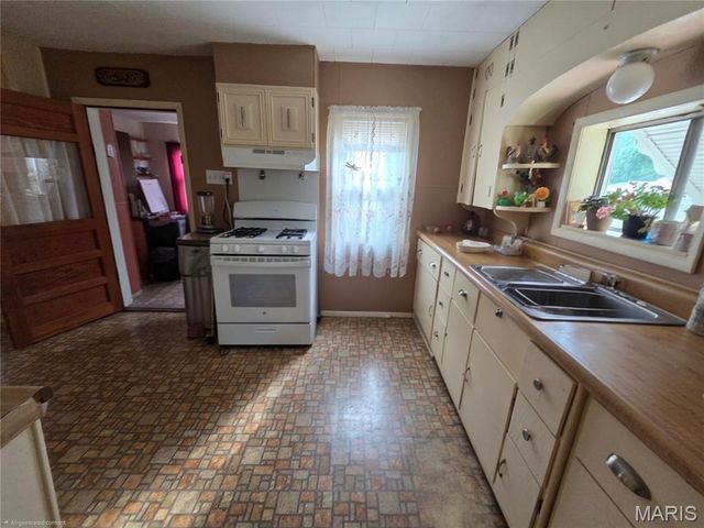 2211 State Street, East Carondelet, IL 62240