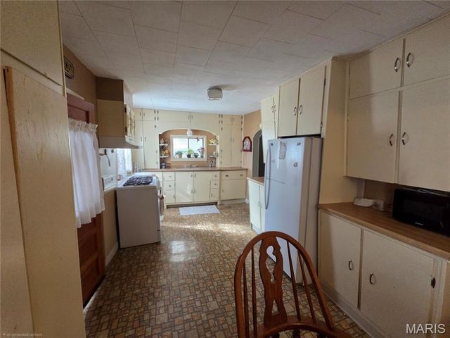 2211 State Street, East Carondelet, IL 62240