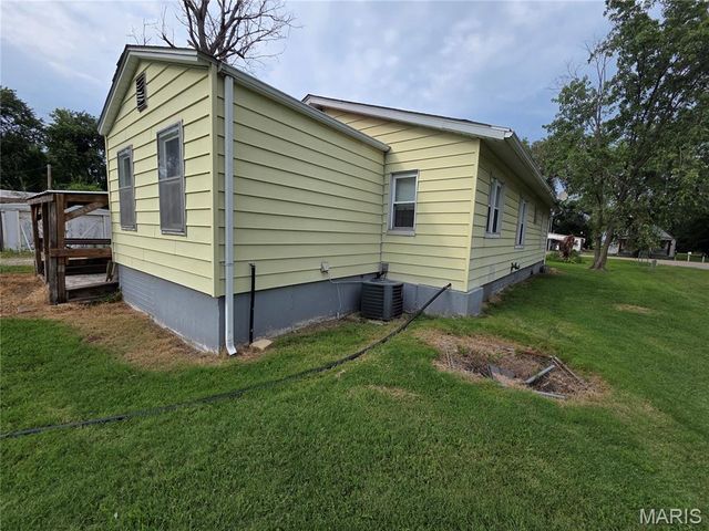 2211 State Street, East Carondelet, IL 62240