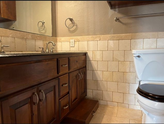 4611 Shorewood Drive, Arlington, TX 76016