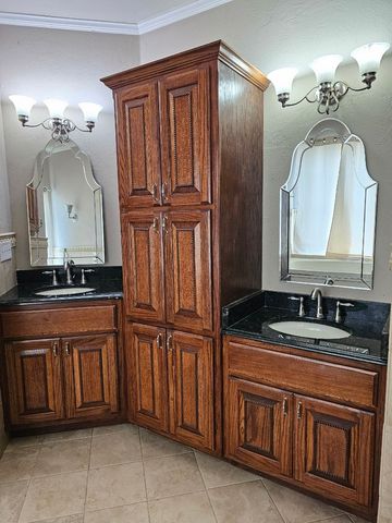 4611 Shorewood Drive, Arlington, TX 76016