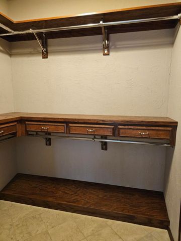 4611 Shorewood Drive, Arlington, TX 76016