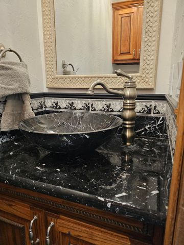 4611 Shorewood Drive, Arlington, TX 76016