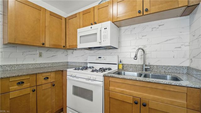 9631 18th Bay ST, Norfolk, VA 23518