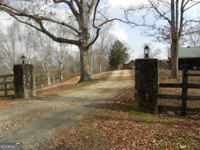 551 P. S. Road, Toccoa, GA 30577