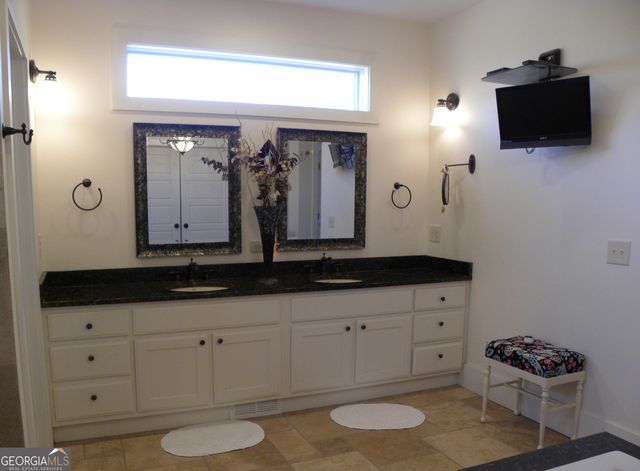 551 P. S. Road, Toccoa, GA 30577