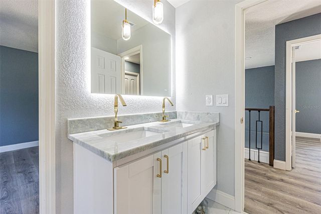 6370 CONNIEWOOD SQUARE, New Port Richey, FL 34653