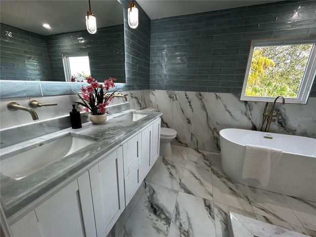 6370 CONNIEWOOD SQUARE, New Port Richey, FL 34653