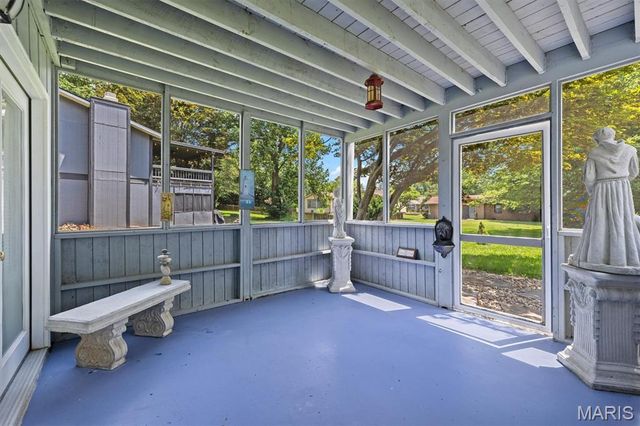 77 S Meadow Lane, Glen Carbon, IL 62034