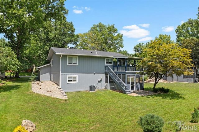 77 S Meadow Lane, Glen Carbon, IL 62034