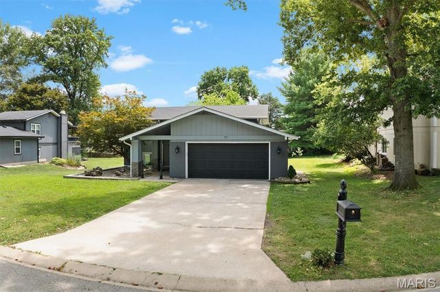 77 S Meadow Lane, Glen Carbon, IL 62034