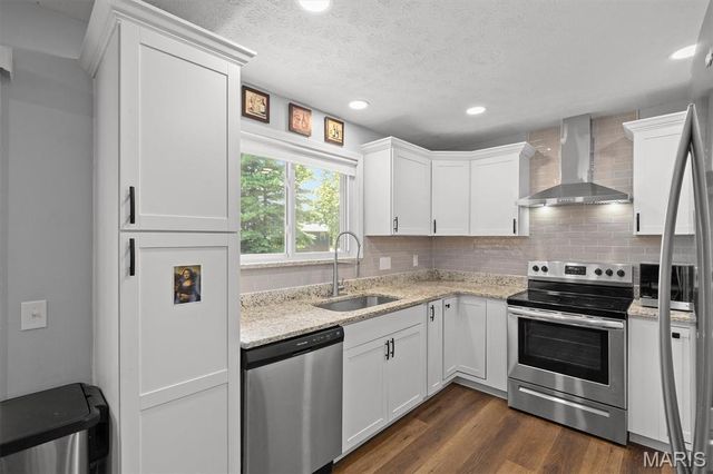77 S Meadow Lane, Glen Carbon, IL 62034
