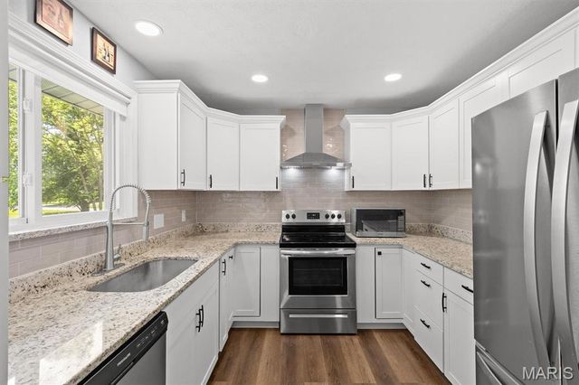 77 S Meadow Lane, Glen Carbon, IL 62034