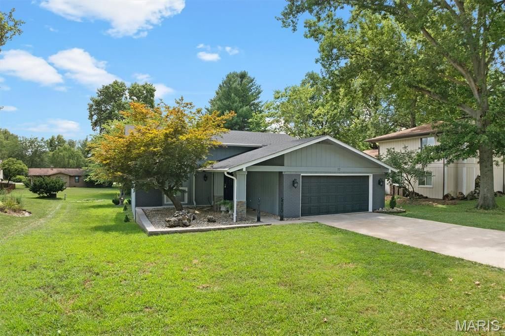 77 S Meadow Lane, Glen Carbon, IL 62034