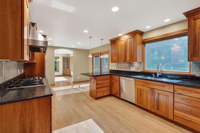 6420 Brandywood Trail, Sun Prairie, WI 53590