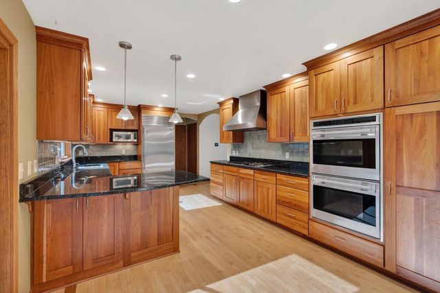 6420 Brandywood Trail, Sun Prairie, WI 53590