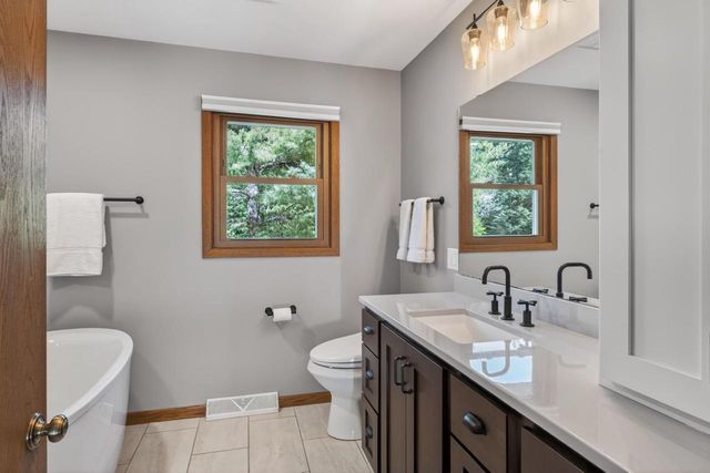 6420 Brandywood Trail, Sun Prairie, WI 53590