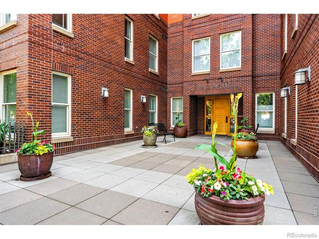 1630 N Clarkson Street 302, Denver, CO 80218