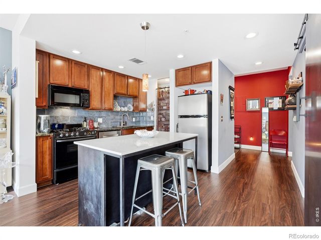 1630 N Clarkson Street 302, Denver, CO 80218