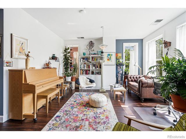 1630 N Clarkson Street 302, Denver, CO 80218