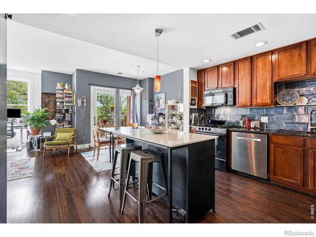 1630 N Clarkson Street 302, Denver, CO 80218