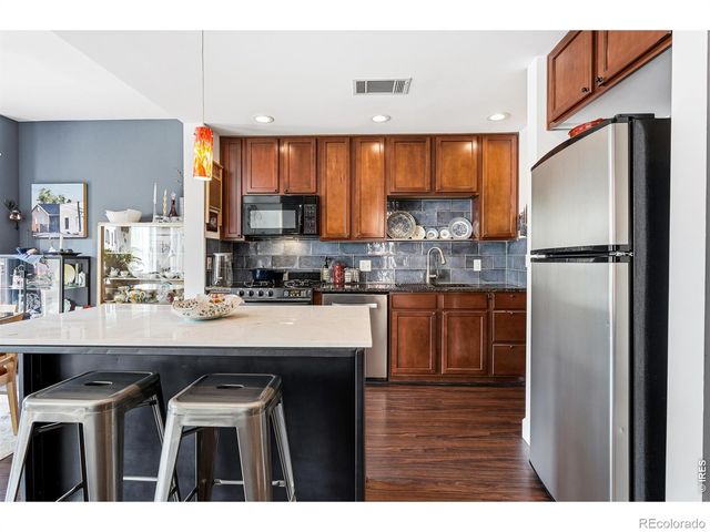 1630 N Clarkson Street 302, Denver, CO 80218