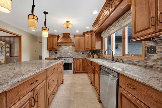 8010 Salvatori Court, Orland Park, IL 60462