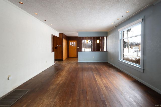 4246 S school Street, Laotto, IN 46763